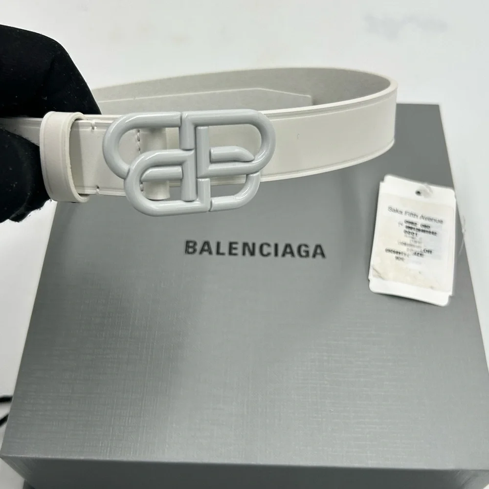 Women's Balenciaga BB white leather belt size 65 cm/26 inches made in Italy